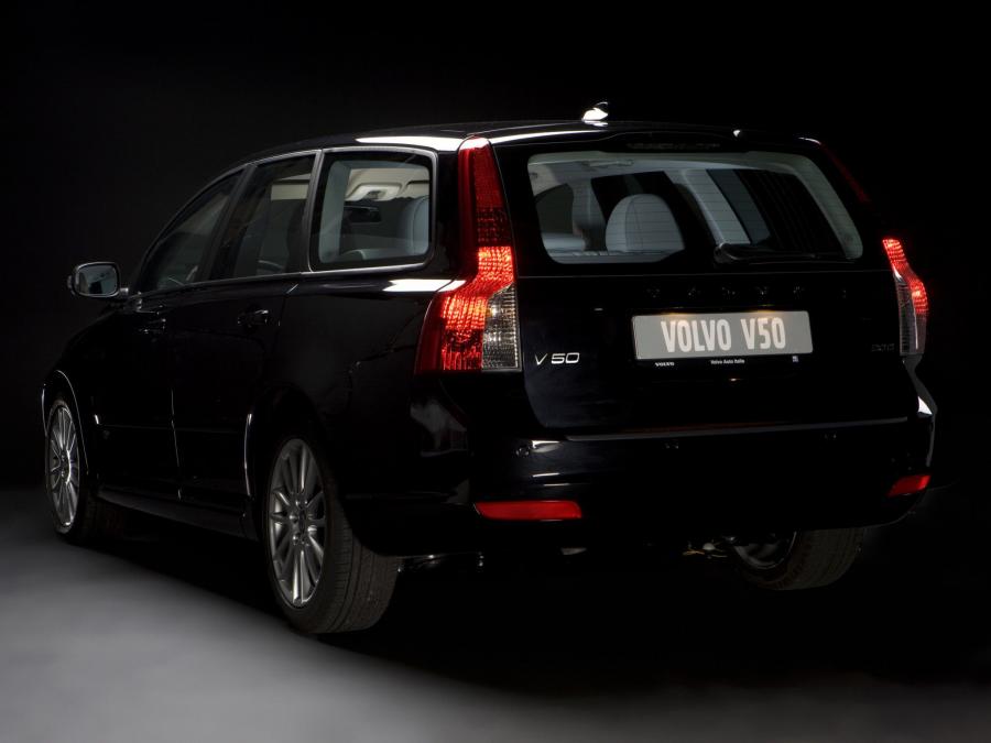  Volvo V50 2.0D 2007 года  (фото 2 из 6)